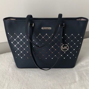 Michael kors tote purse